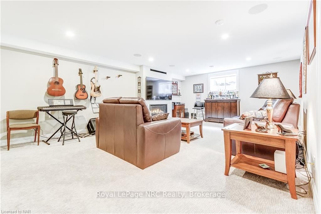 8974 Willoughby Drive, #49