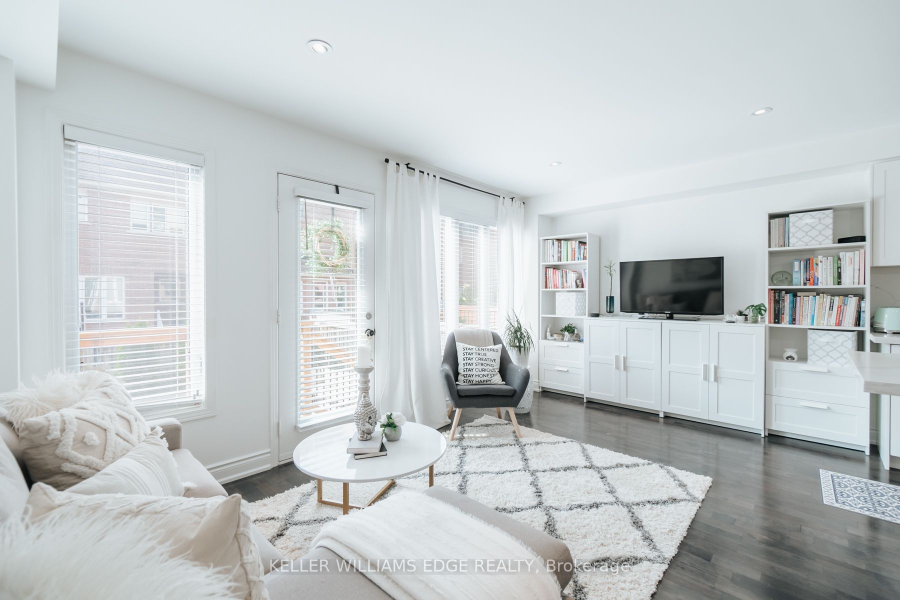 43 Humphrey St