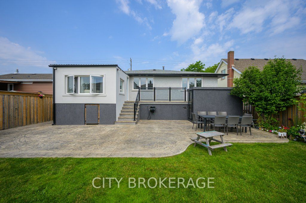 290 Green Rd