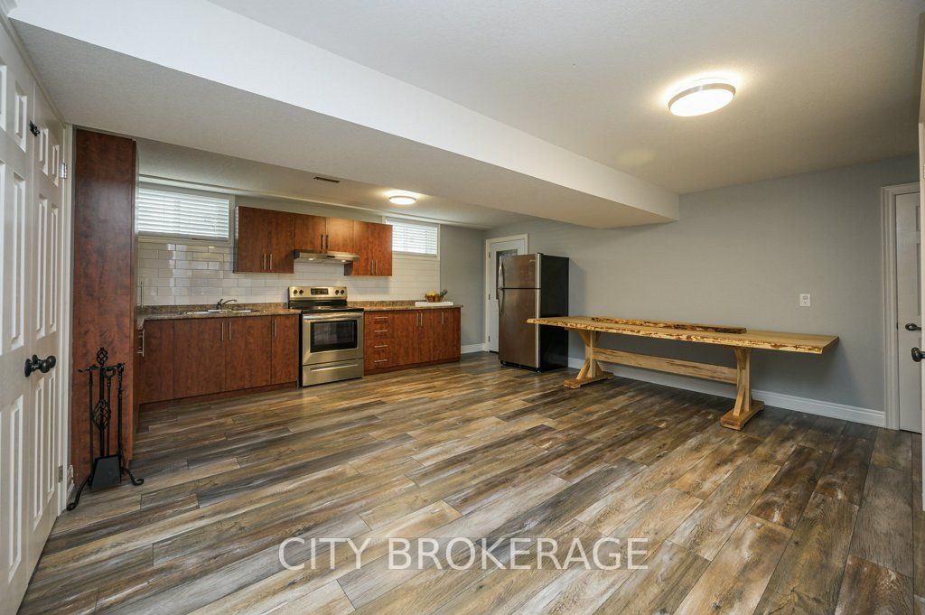 290 Green Rd