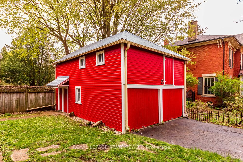 46 Melville St
