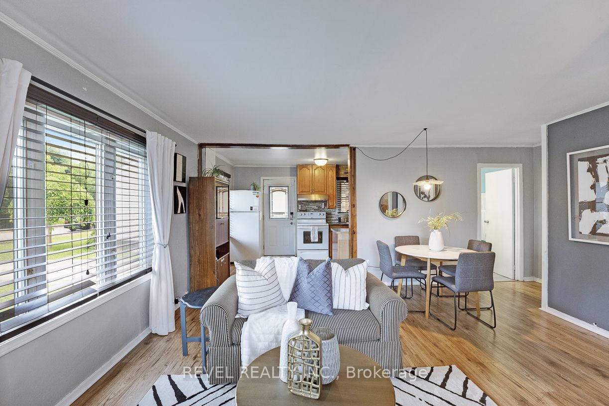 16 Lancaster Ave