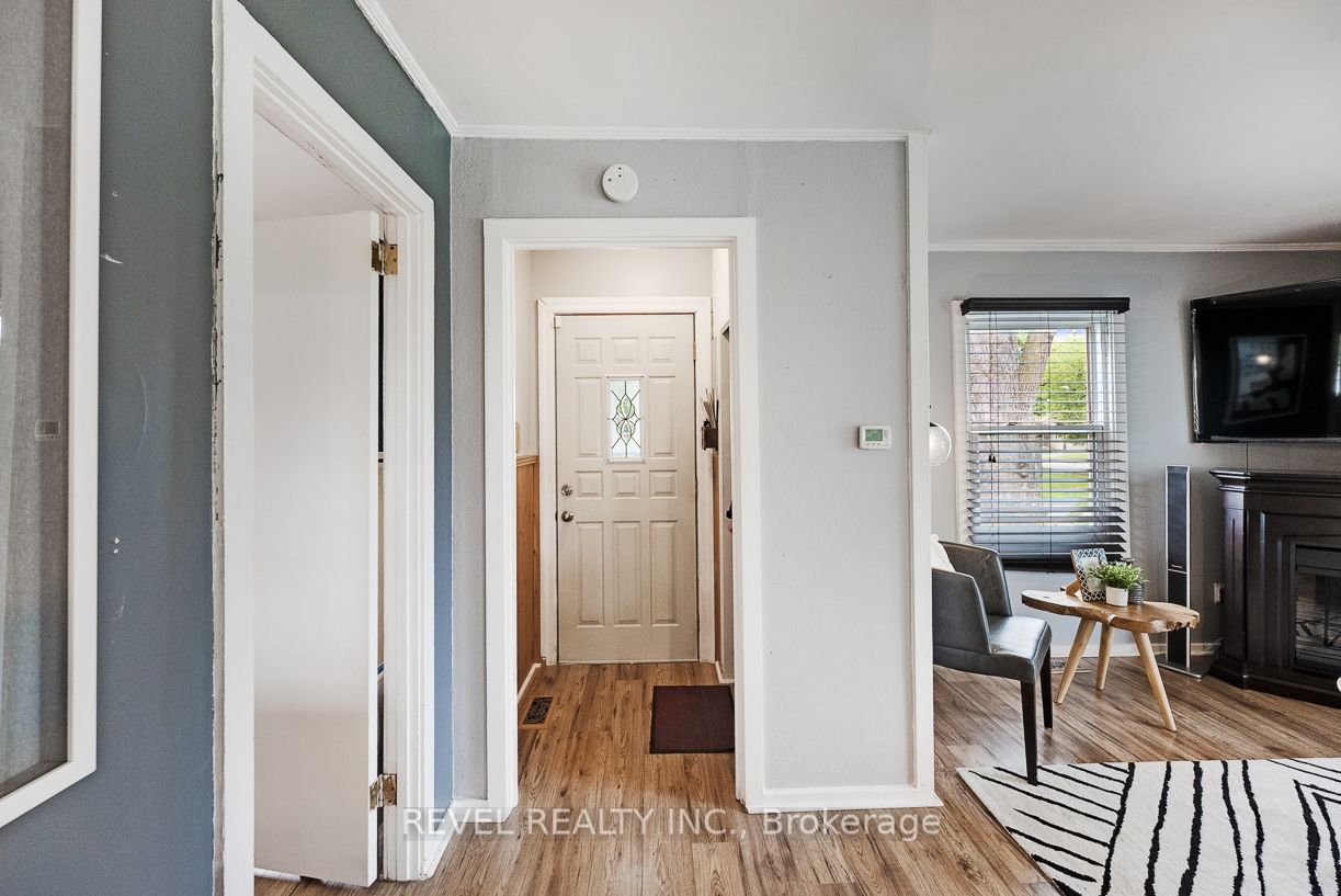 16 Lancaster Ave