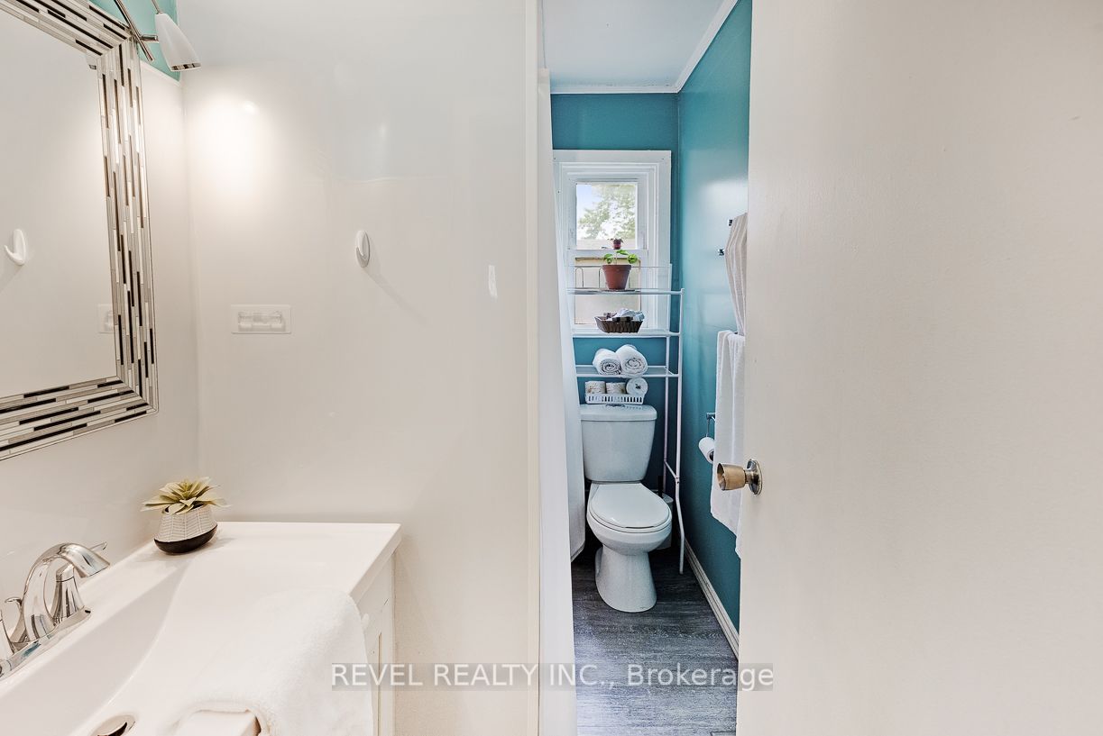 16 Lancaster Ave