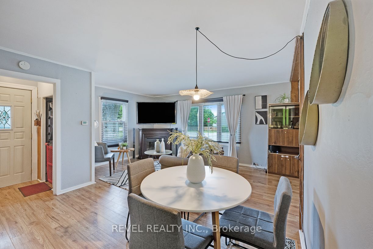 16 Lancaster Ave