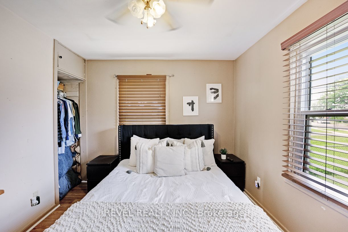 16 Lancaster Ave