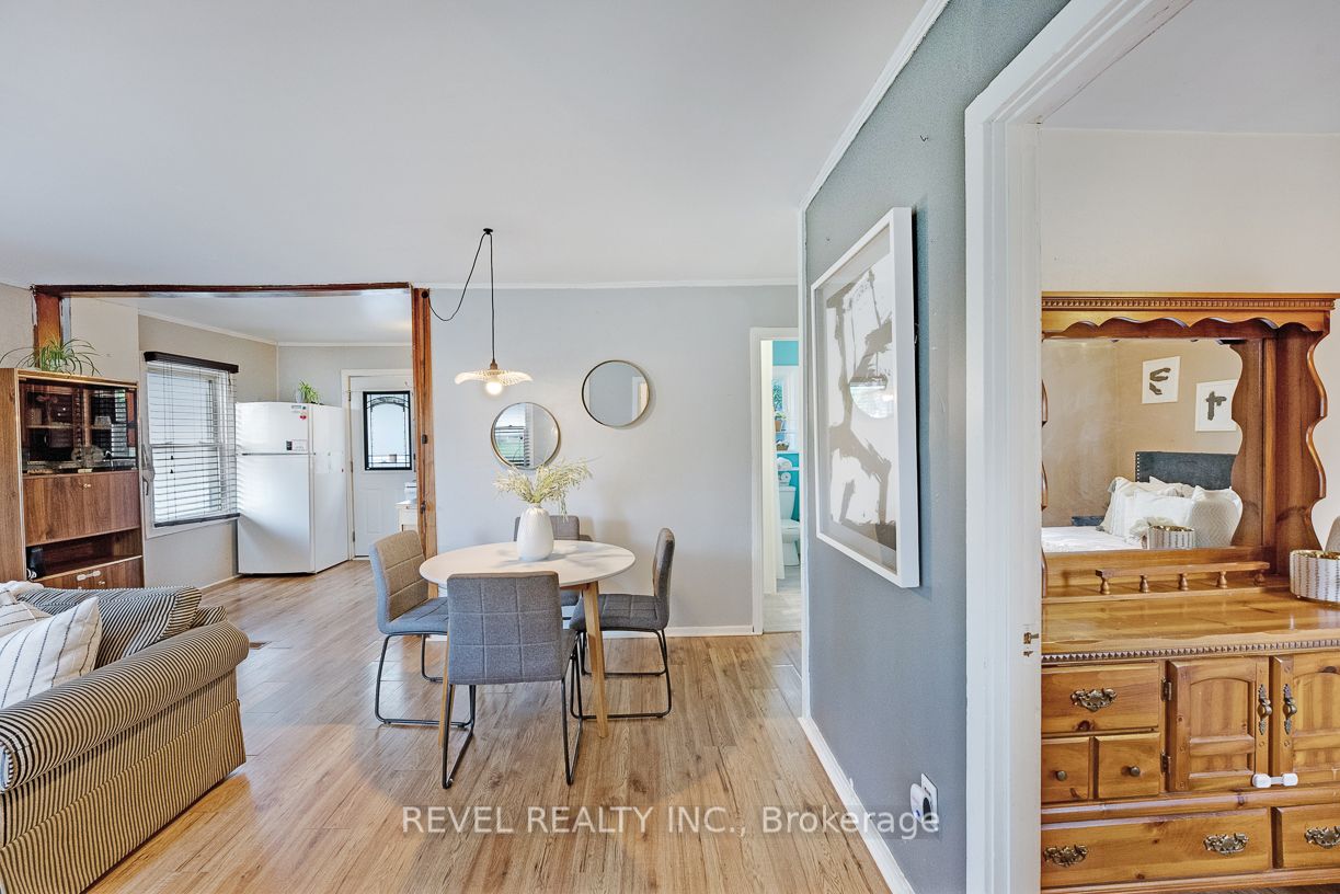 16 Lancaster Ave