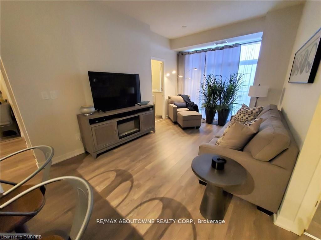 550 North Service Rd, #512