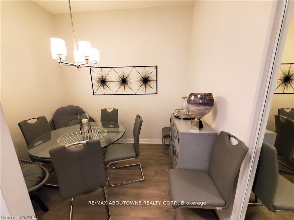 550 North Service Rd, #512