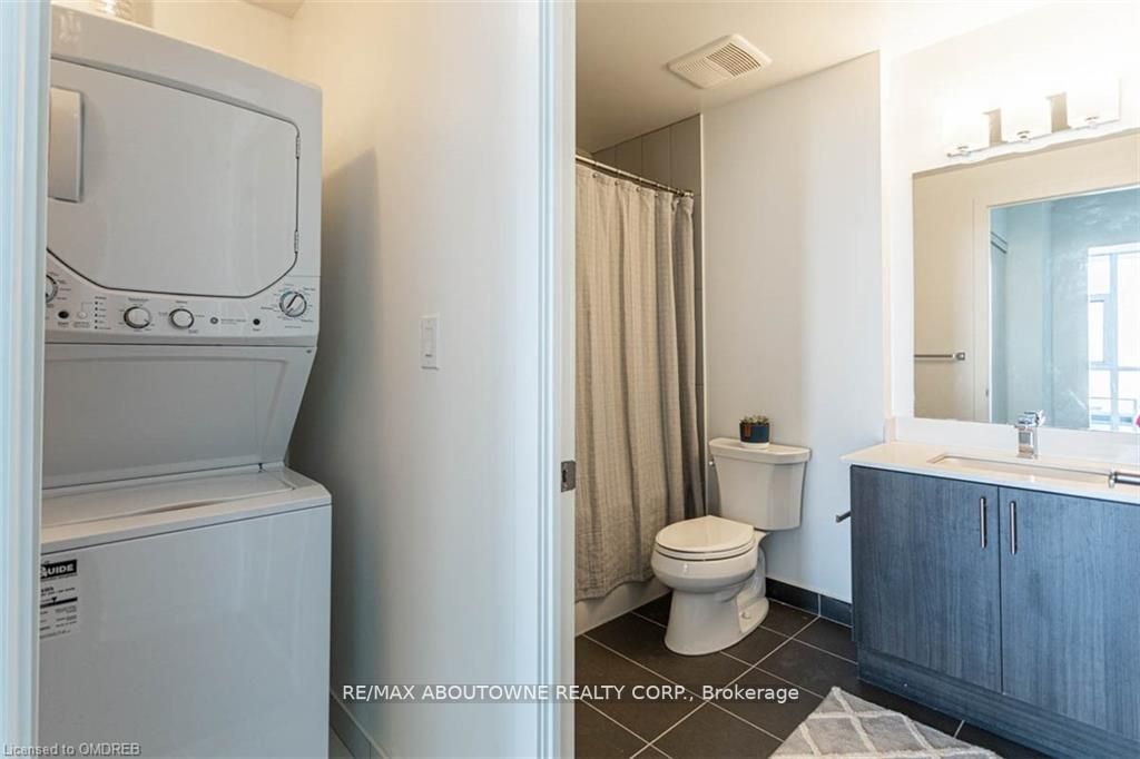 550 North Service Rd, #512