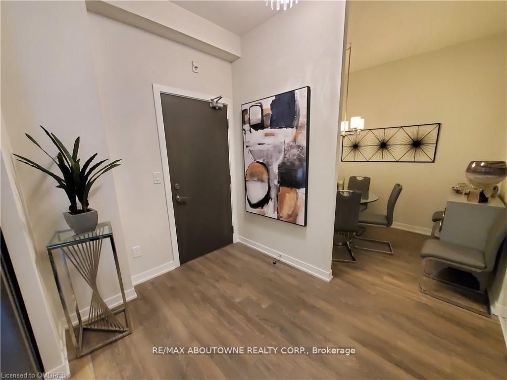 550 North Service Rd, #512
