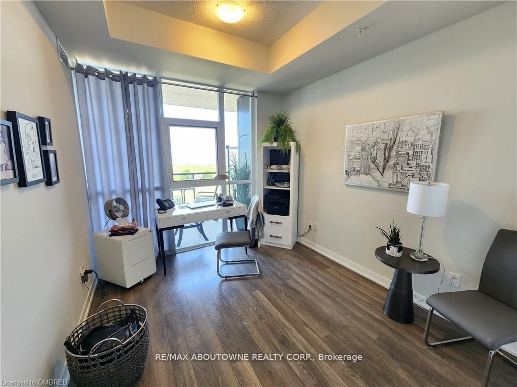 550 North Service Rd, #512