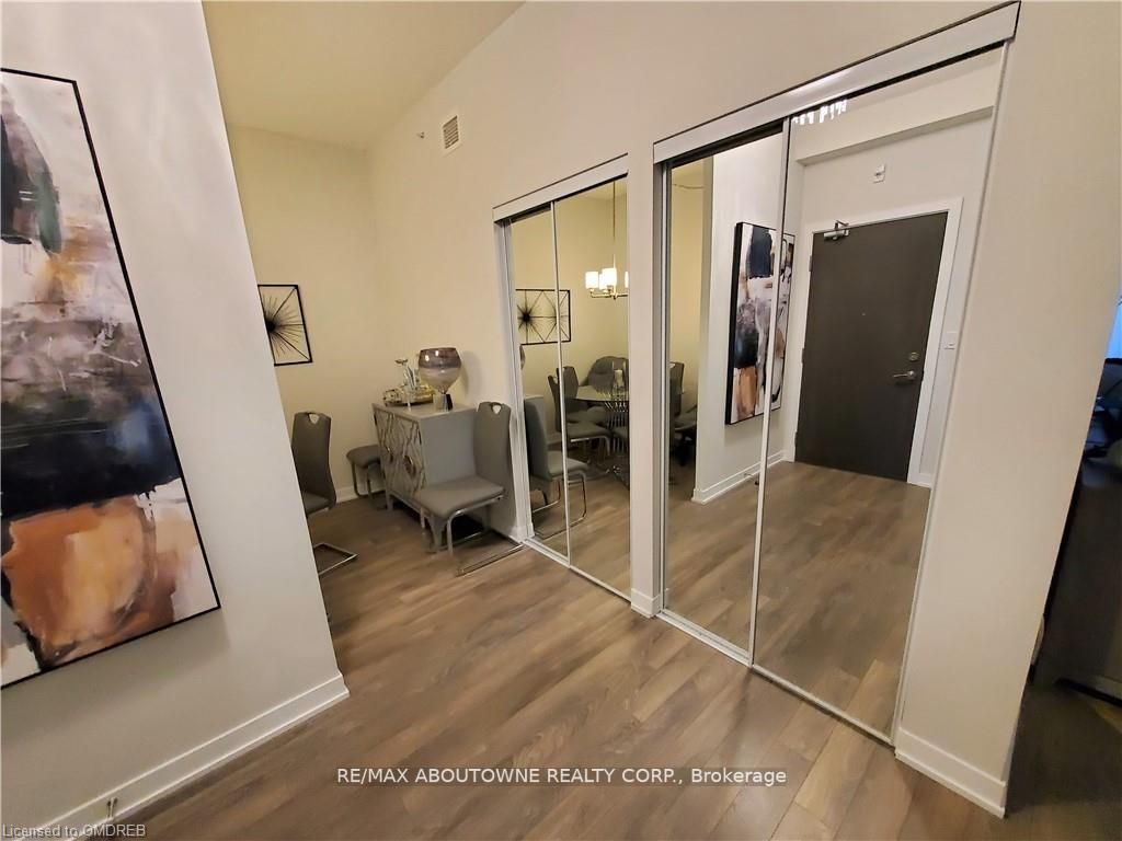 550 North Service Rd, #512