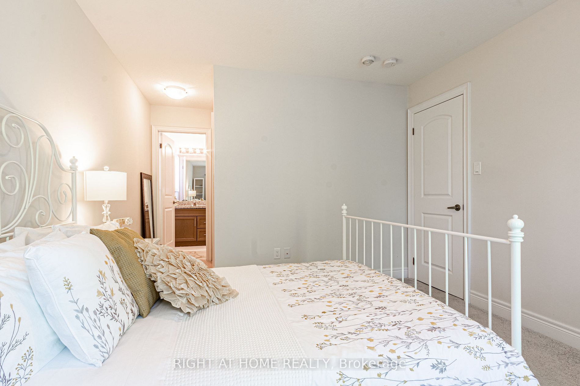 1261 Mohawk Rd W, #3