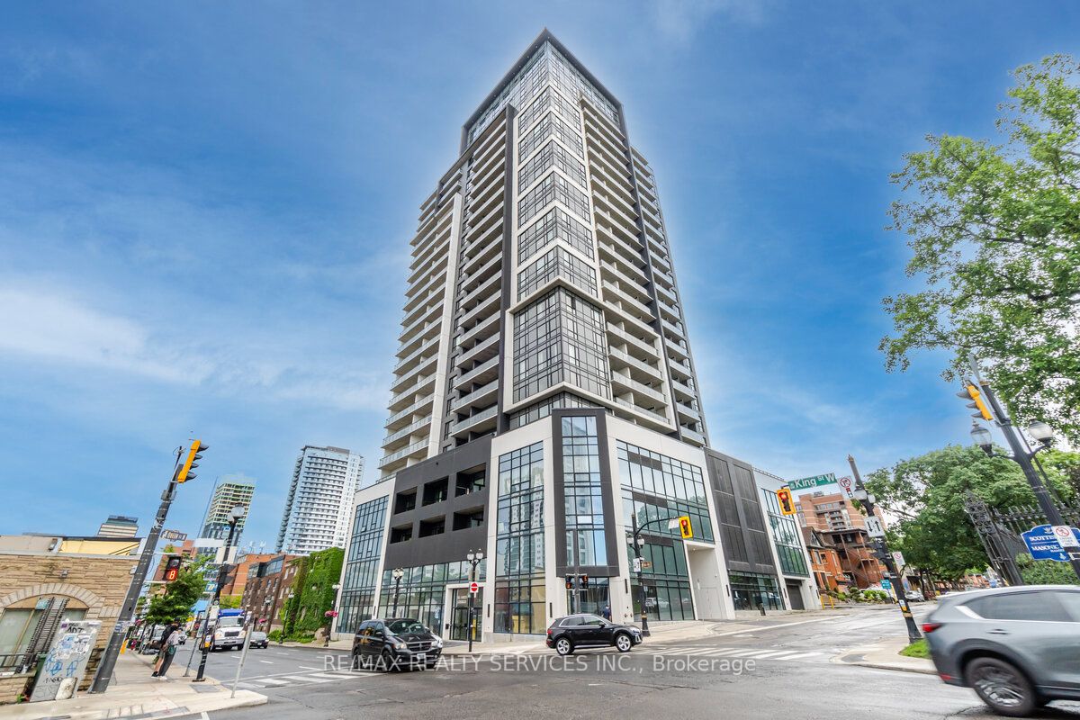 15 Queen St S, #1110