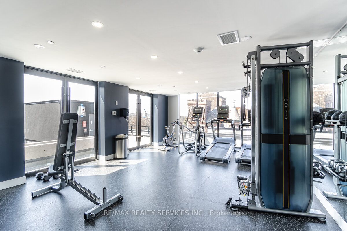 15 Queen St S, #1110