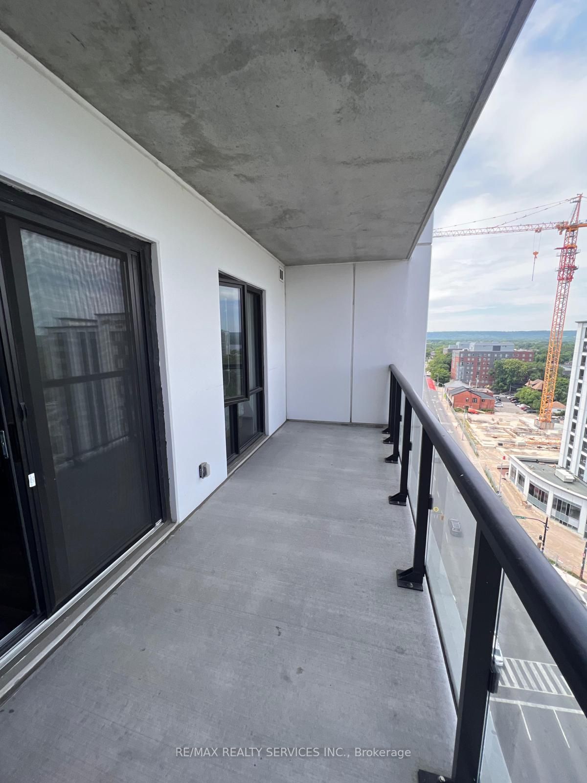 15 Queen St S, #1110