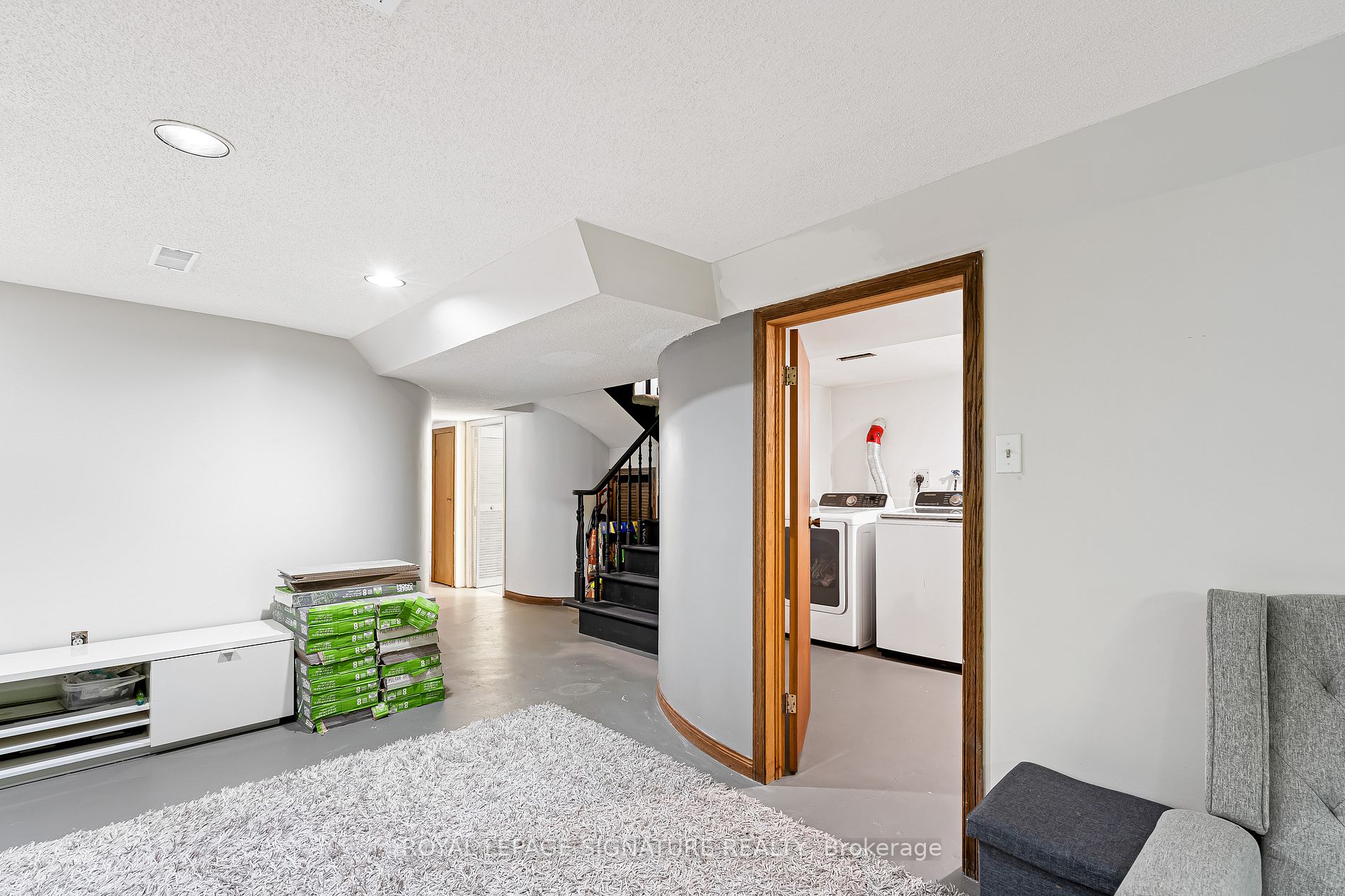 63 Lowell Ave