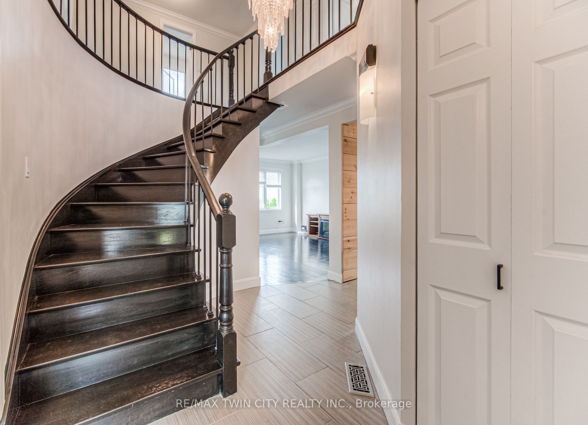 40 Ebydale Drive