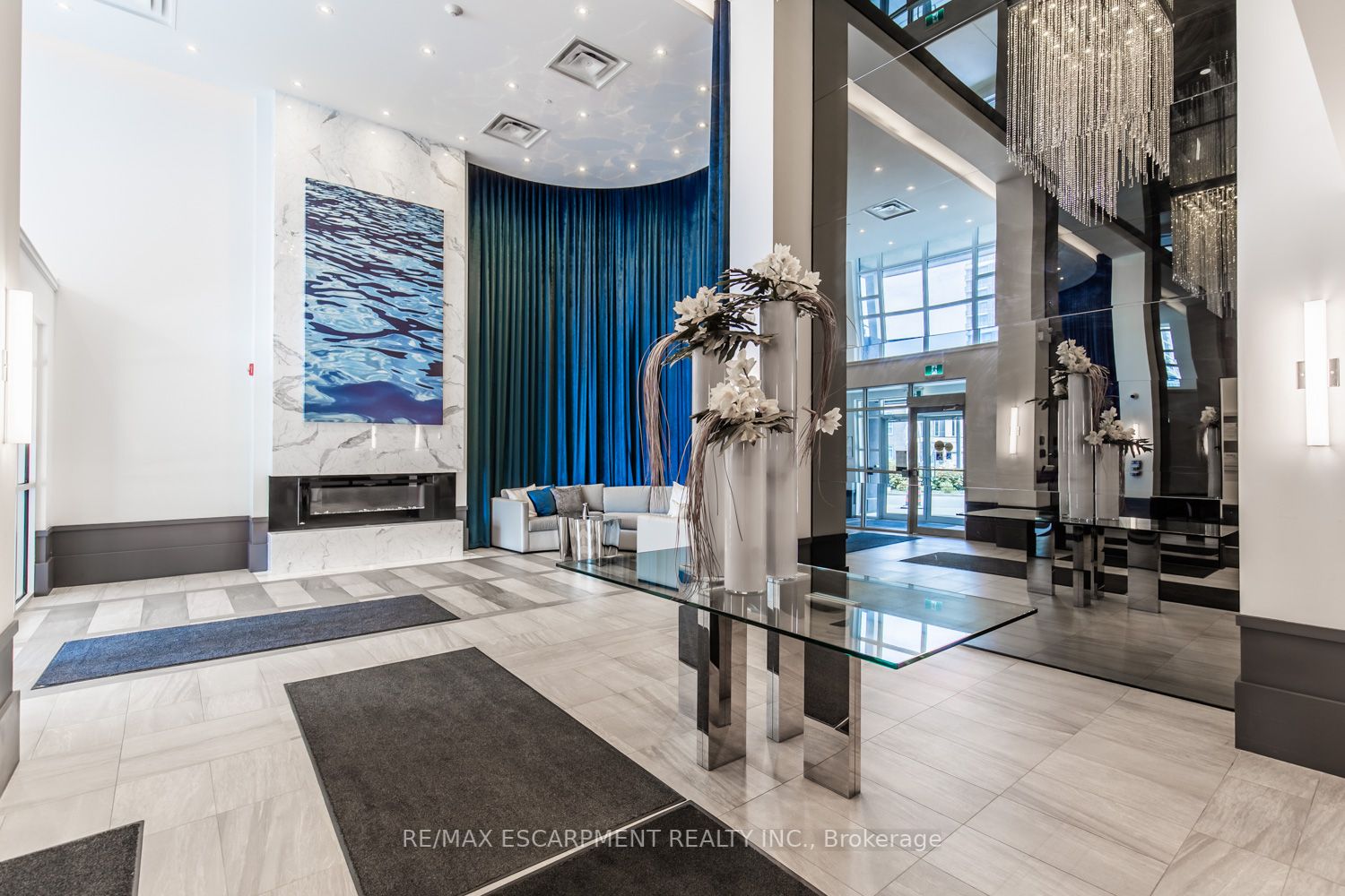 10 Concord Pl, #225