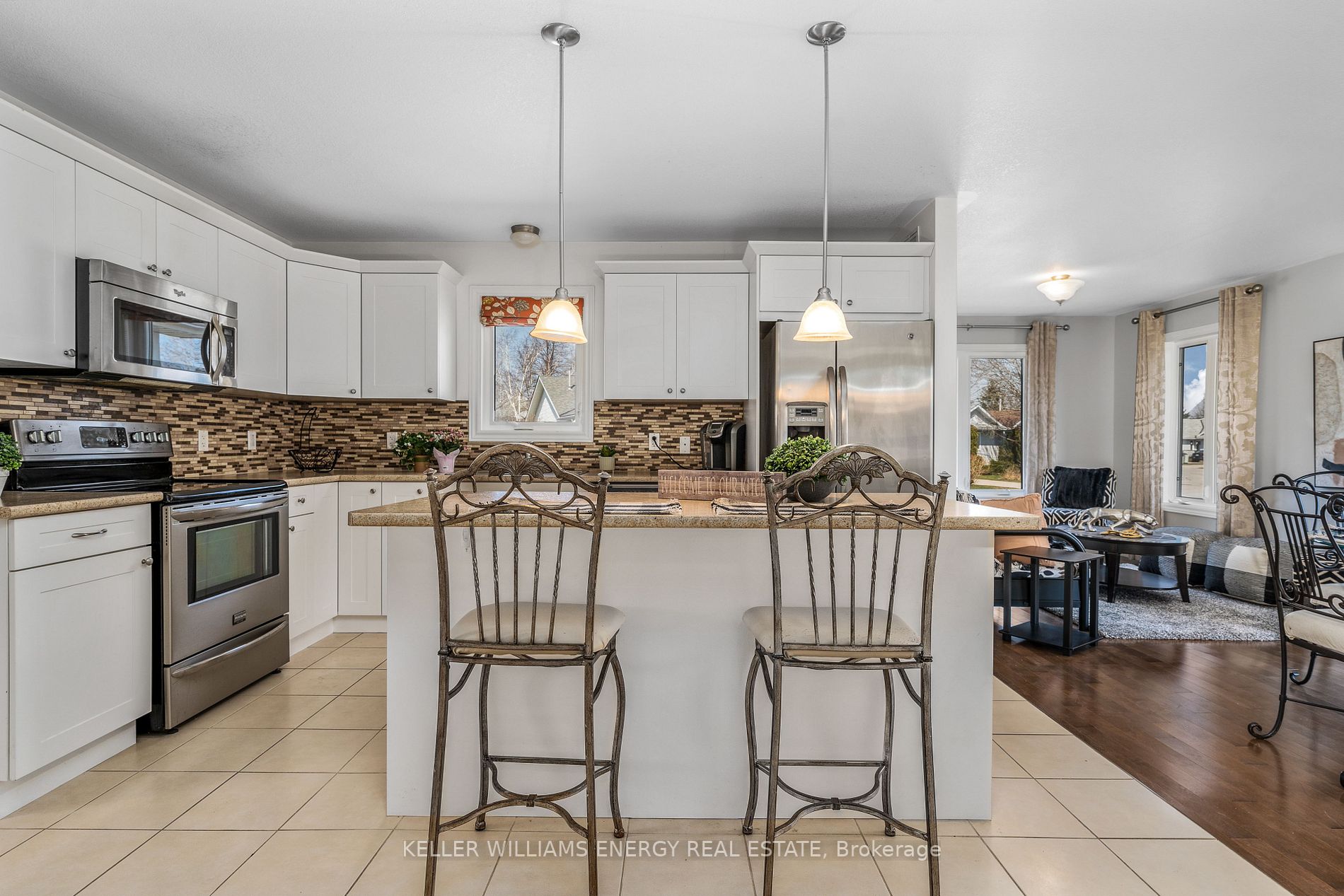 2 Cretney Dr