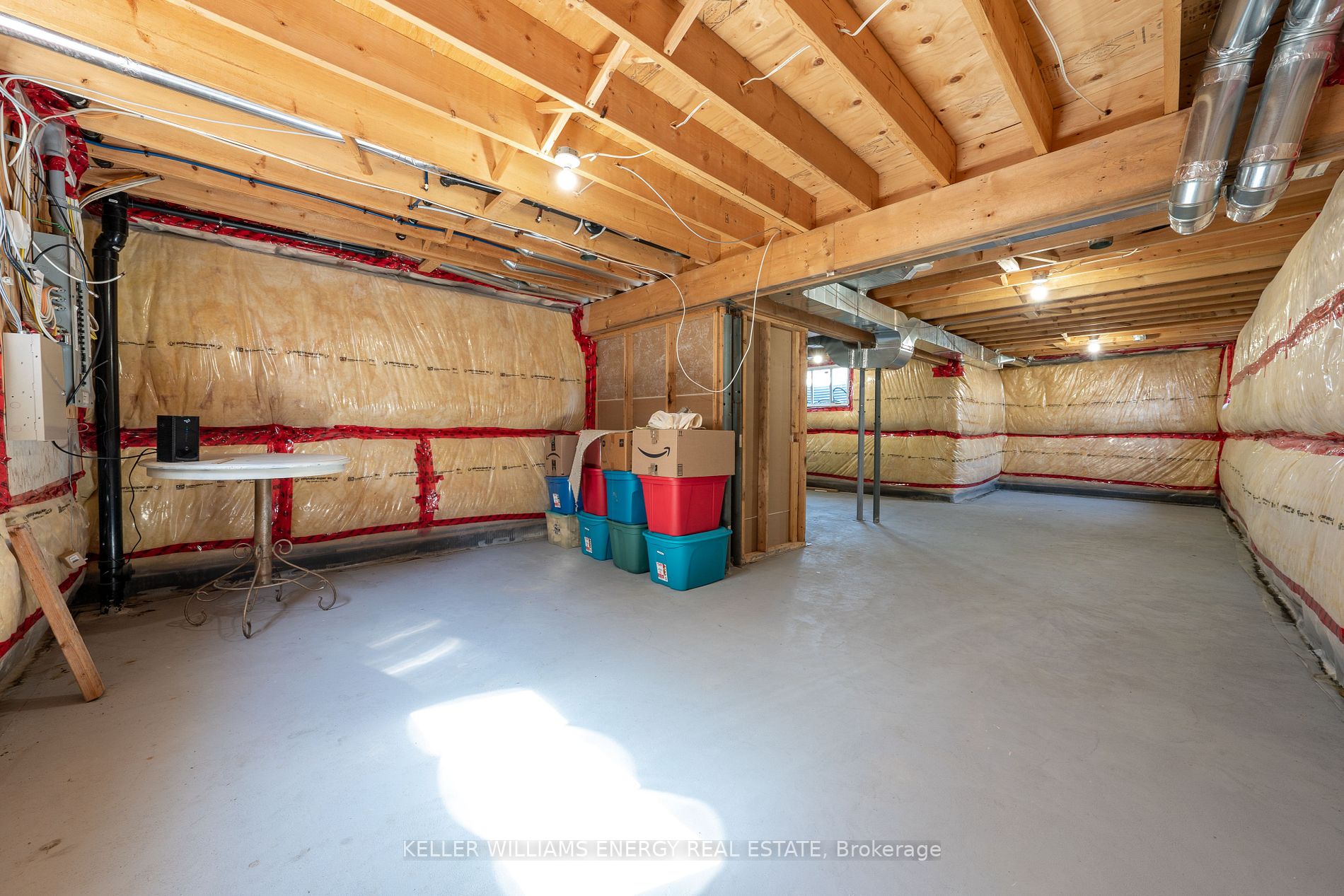 2 Cretney Dr
