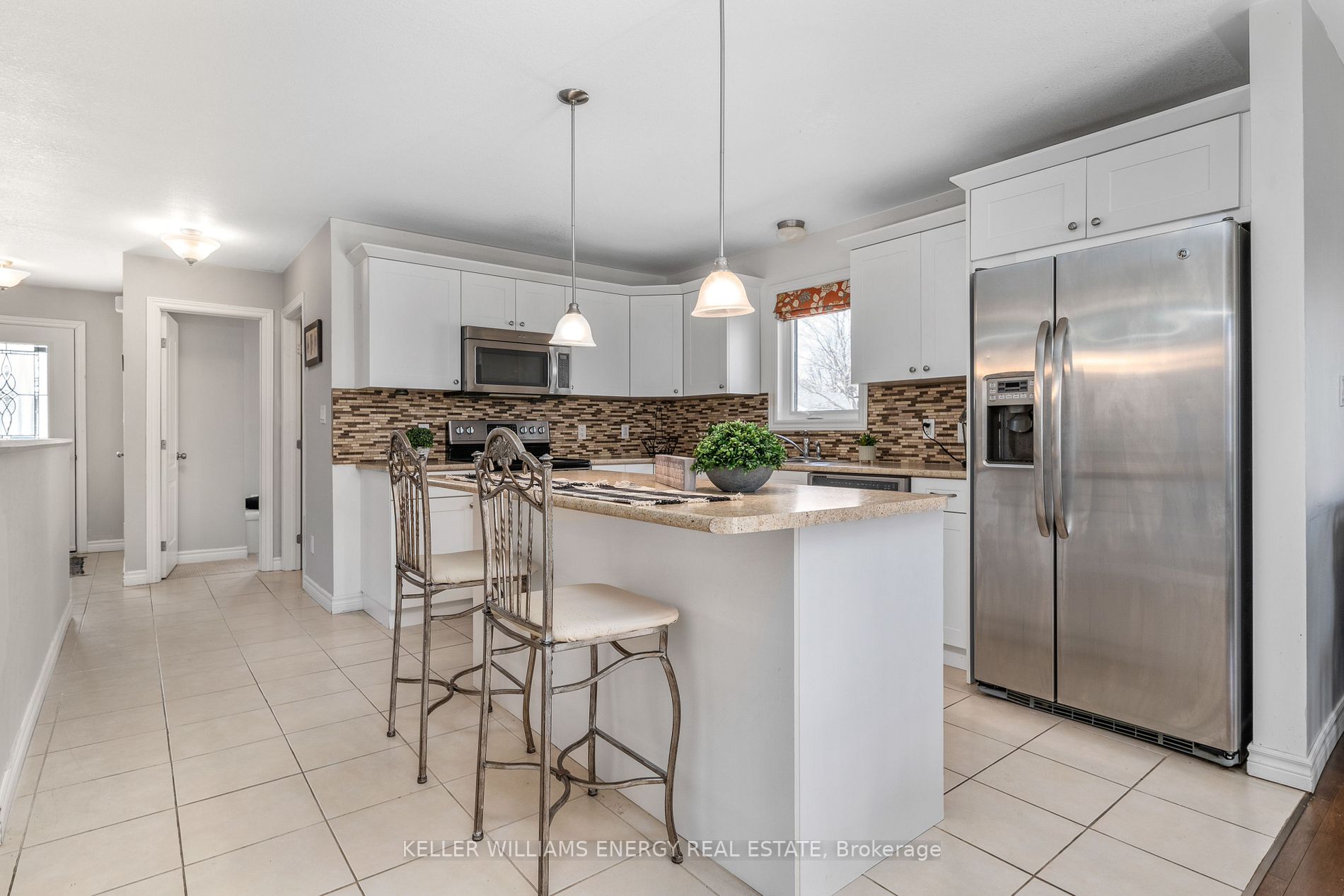 2 Cretney Dr