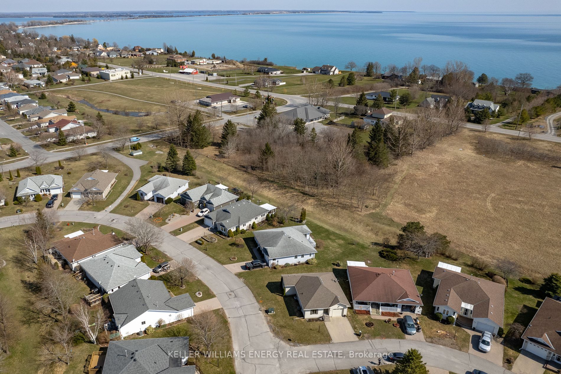 2 Cretney Dr