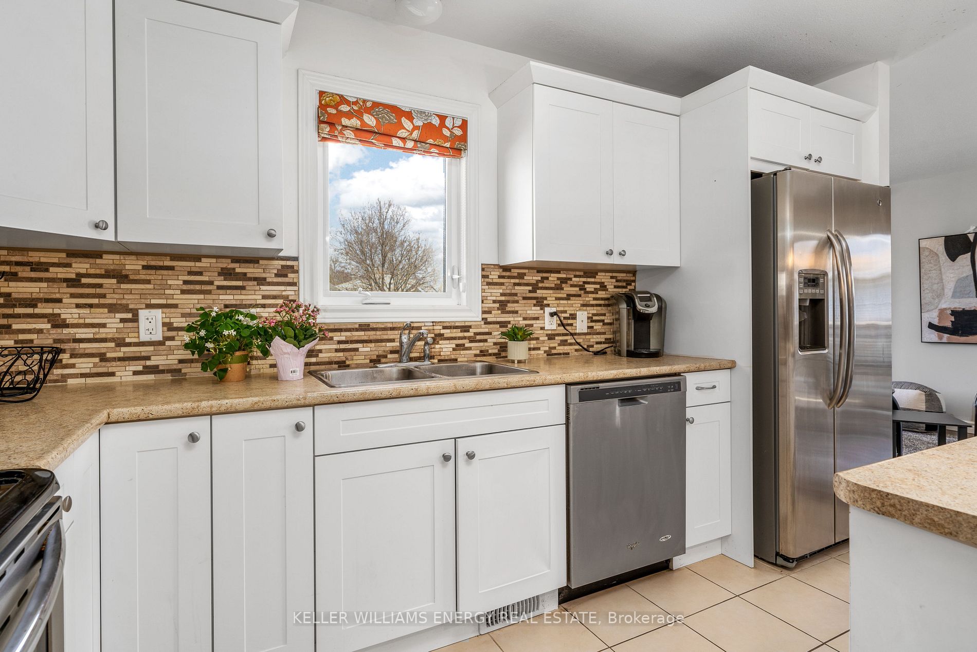 2 Cretney Dr