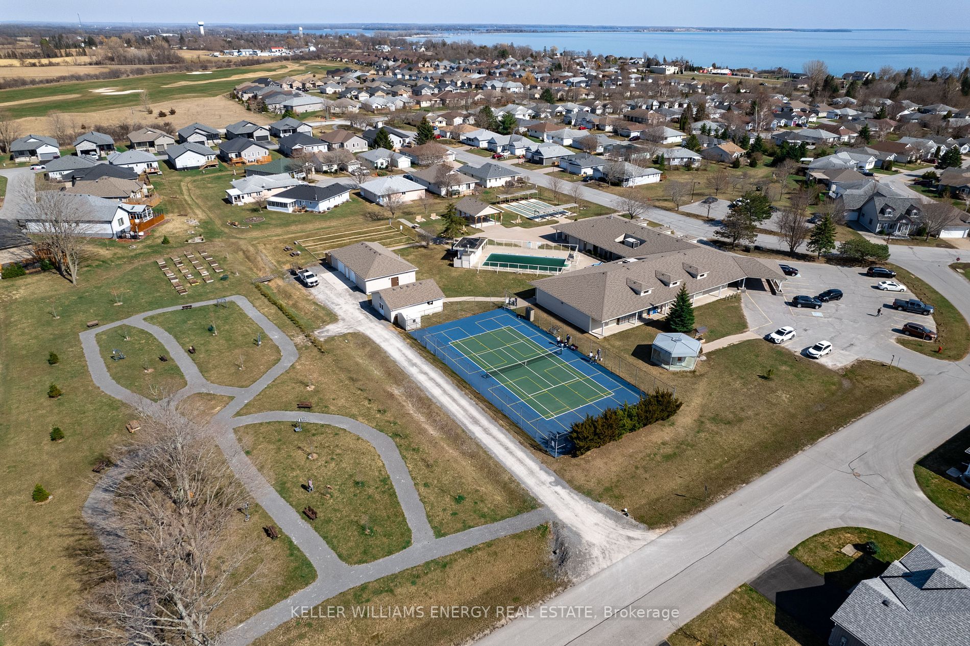 2 Cretney Dr