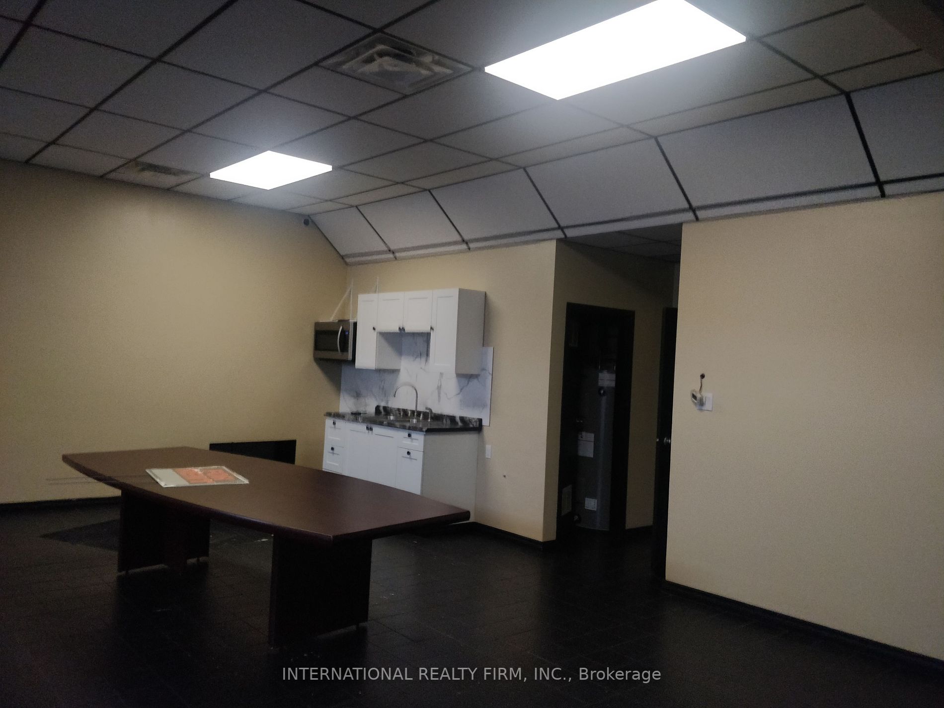 335 King St