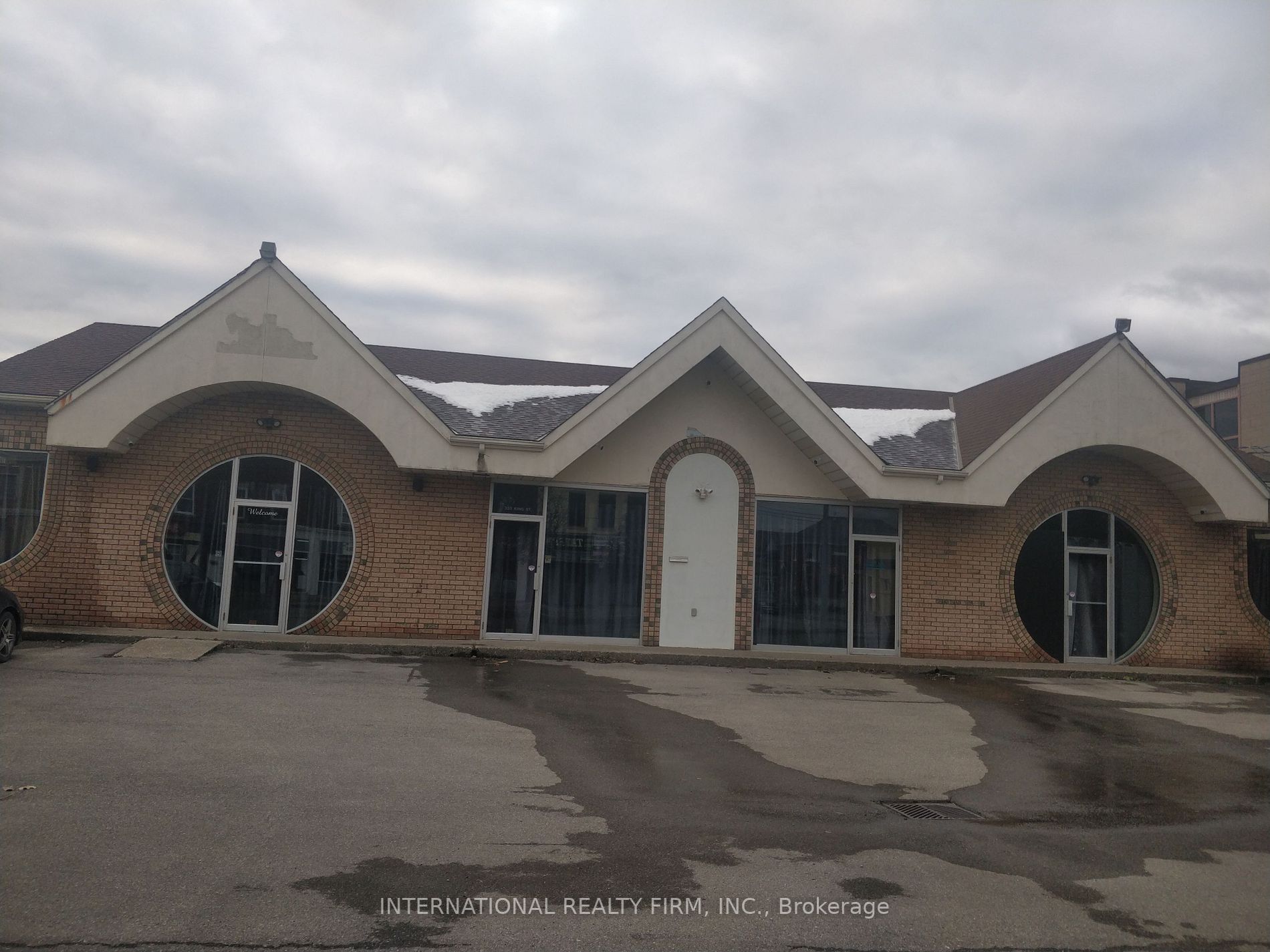 335 King St