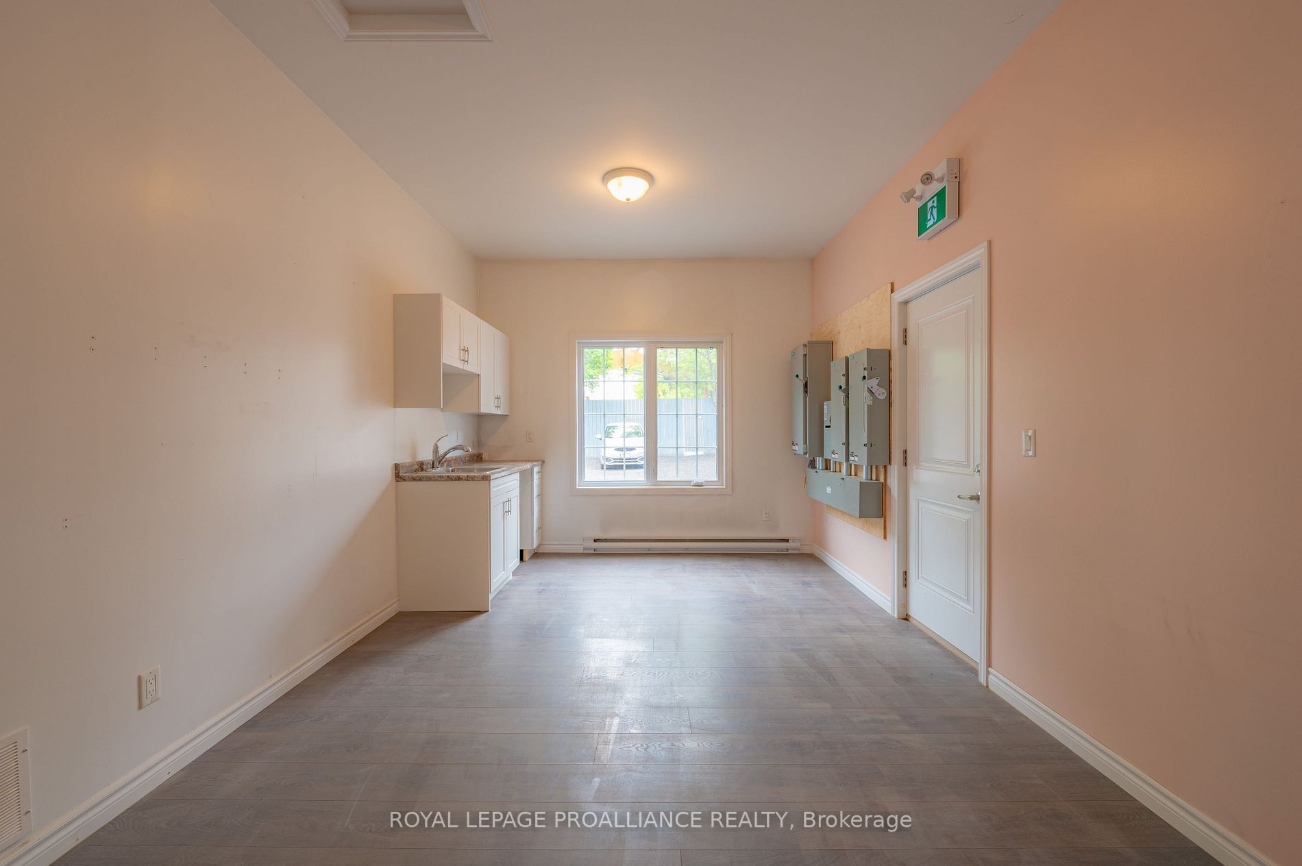 71 Toronto Rd