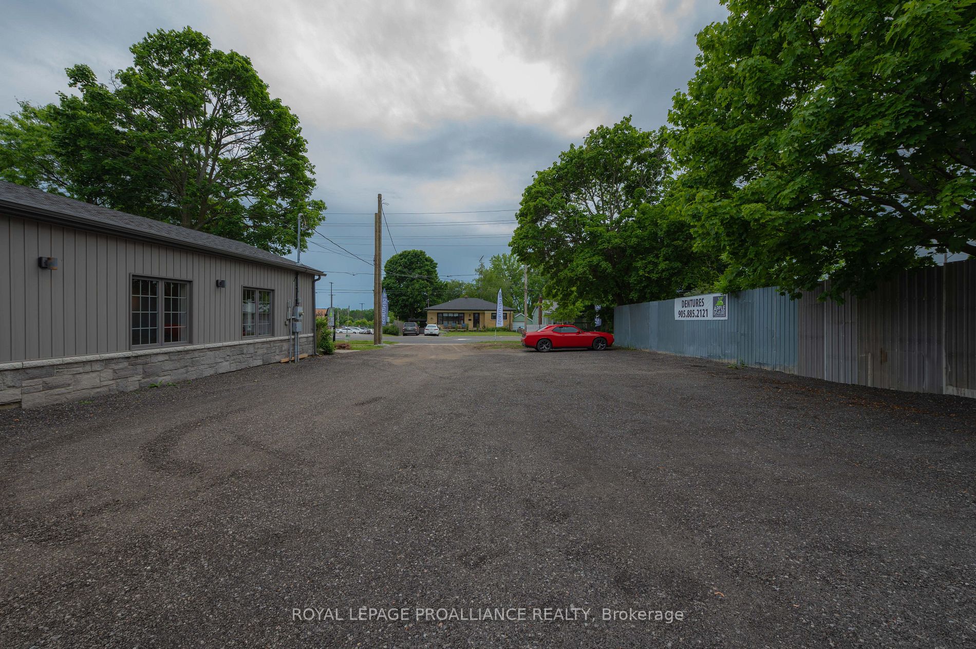 71 Toronto Rd