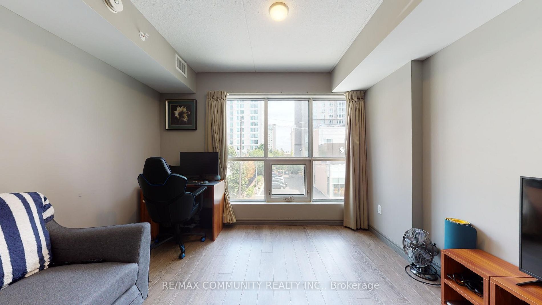 321 Spruce Street, #303