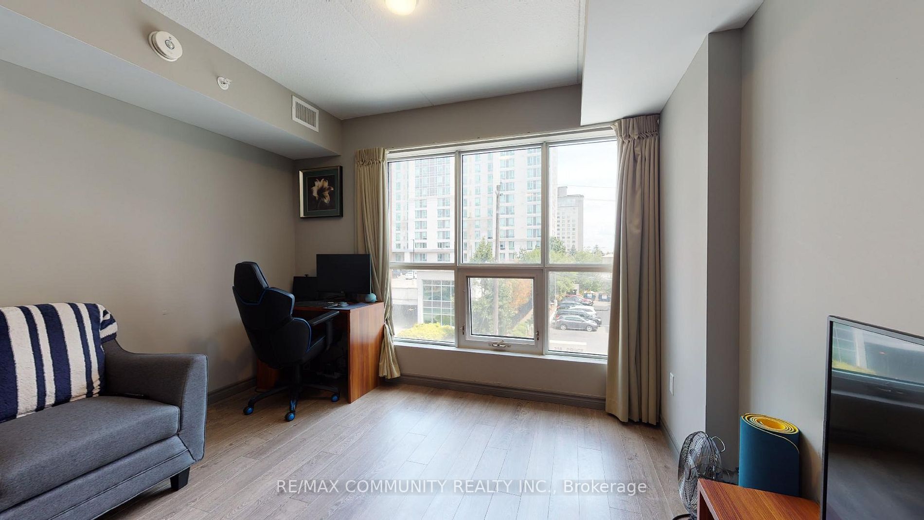 321 Spruce Street, #303