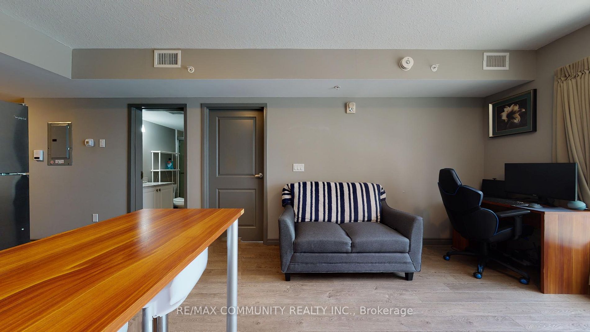 321 Spruce Street, #303