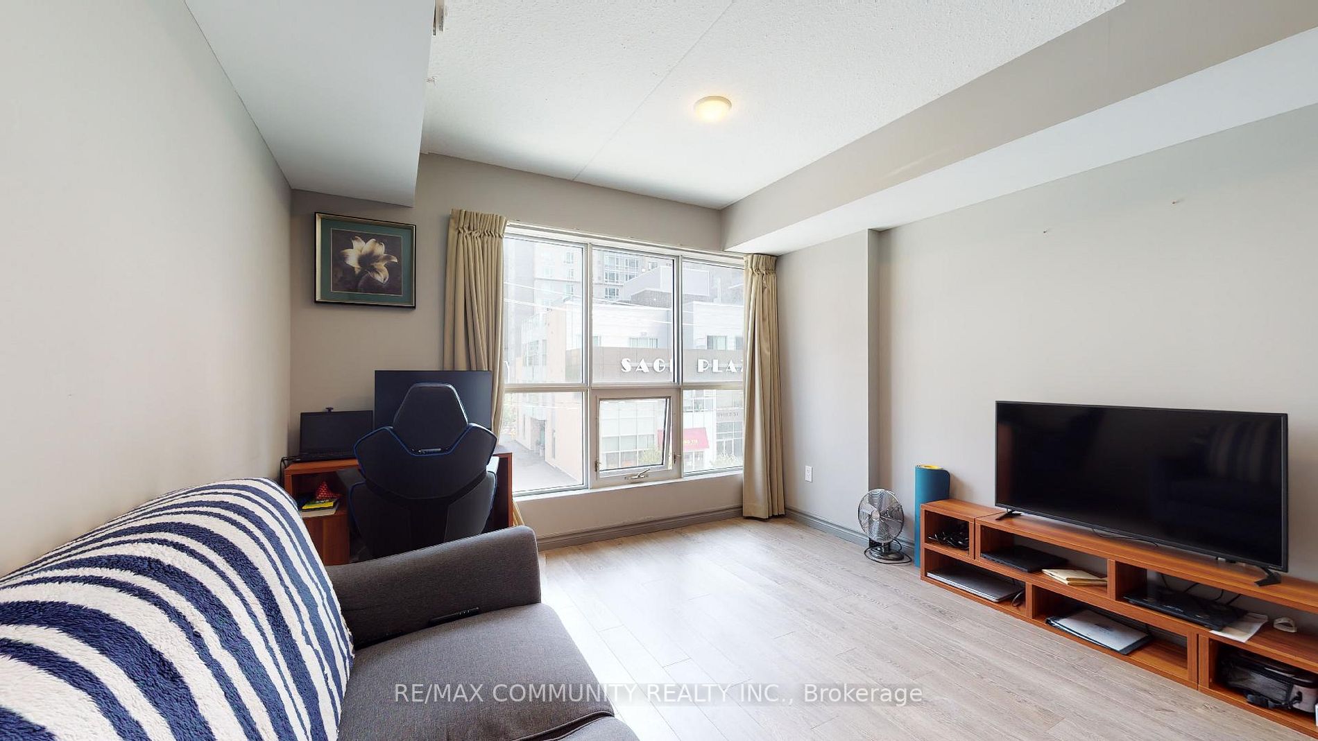 321 Spruce Street, #303