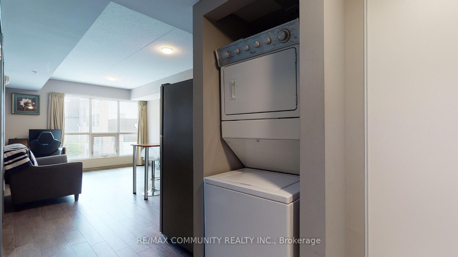 321 Spruce Street, #303