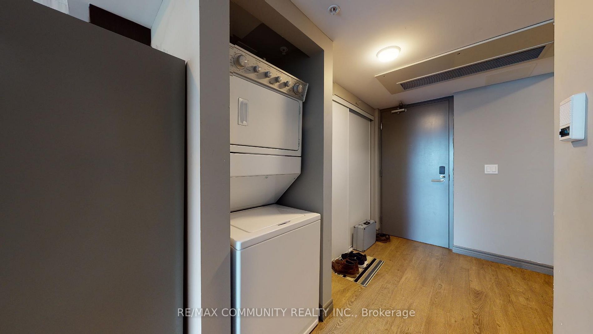 321 Spruce Street, #303