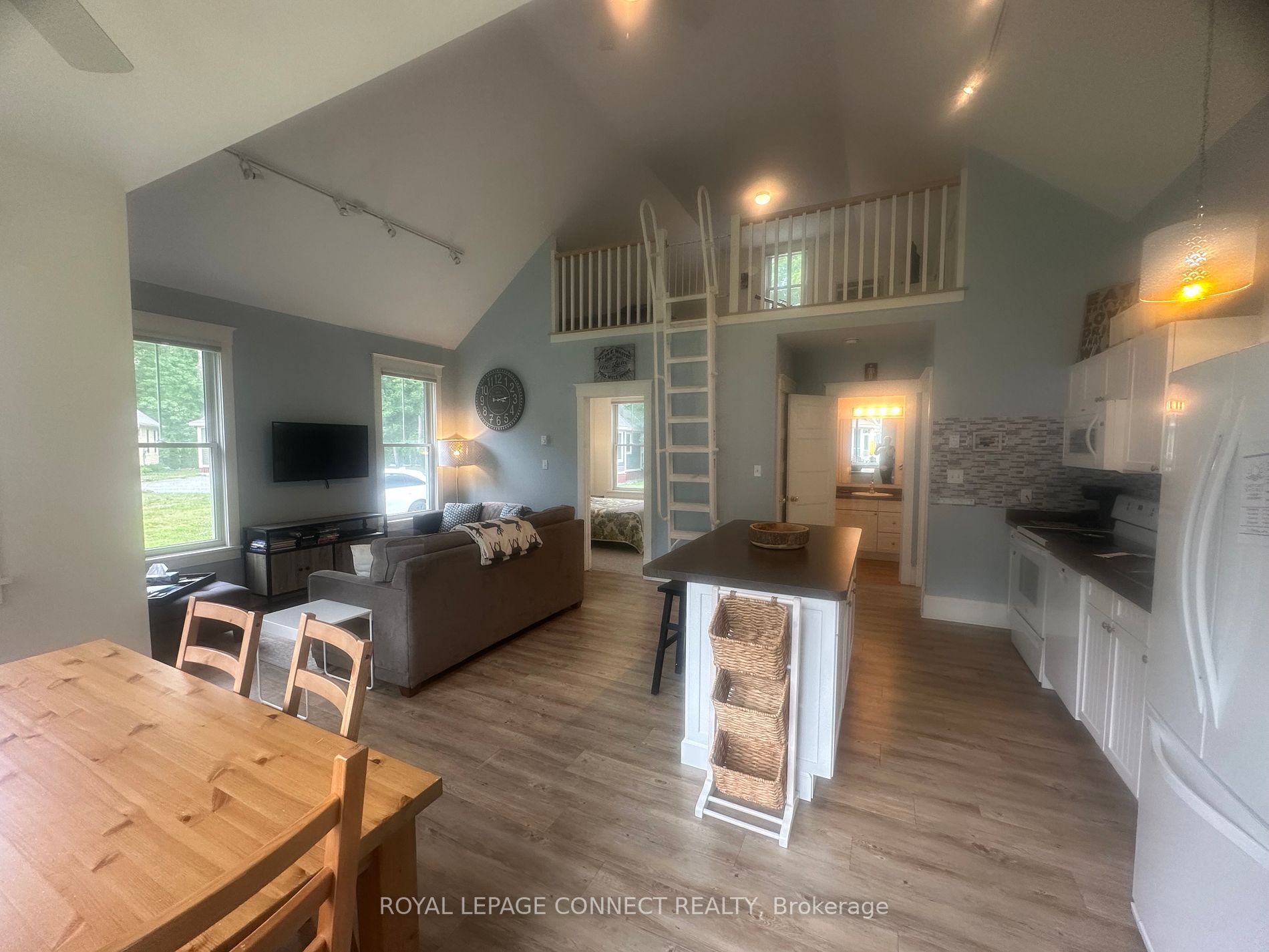 11 Hollow Lane, #219