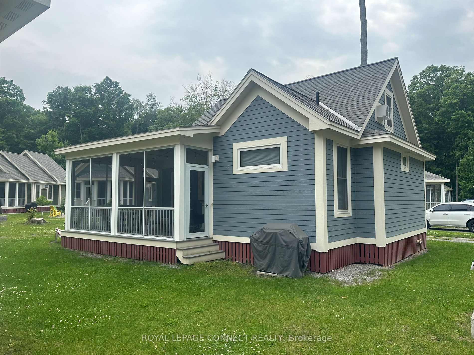11 Hollow Lane, #219