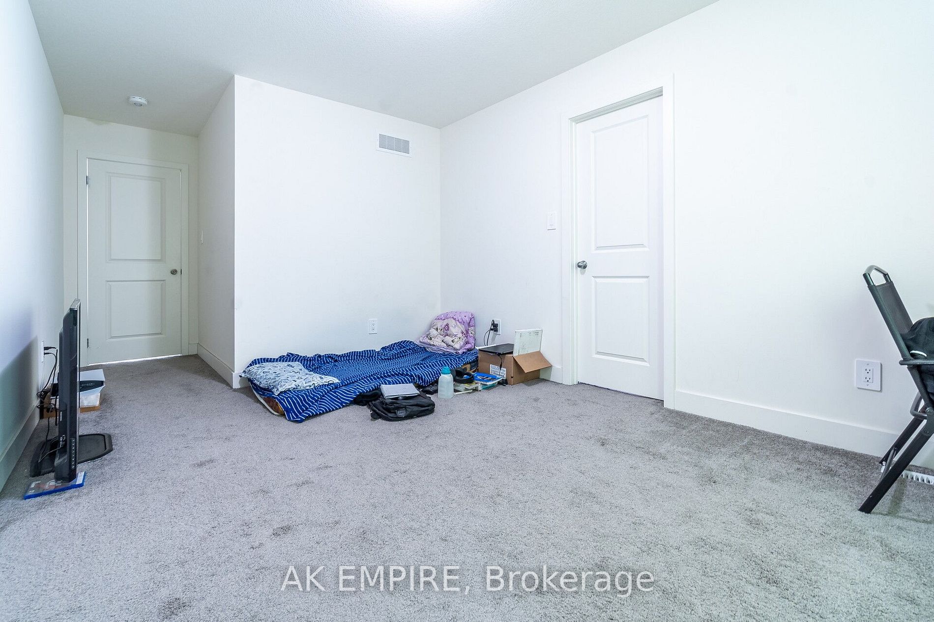1604 Capri Cres