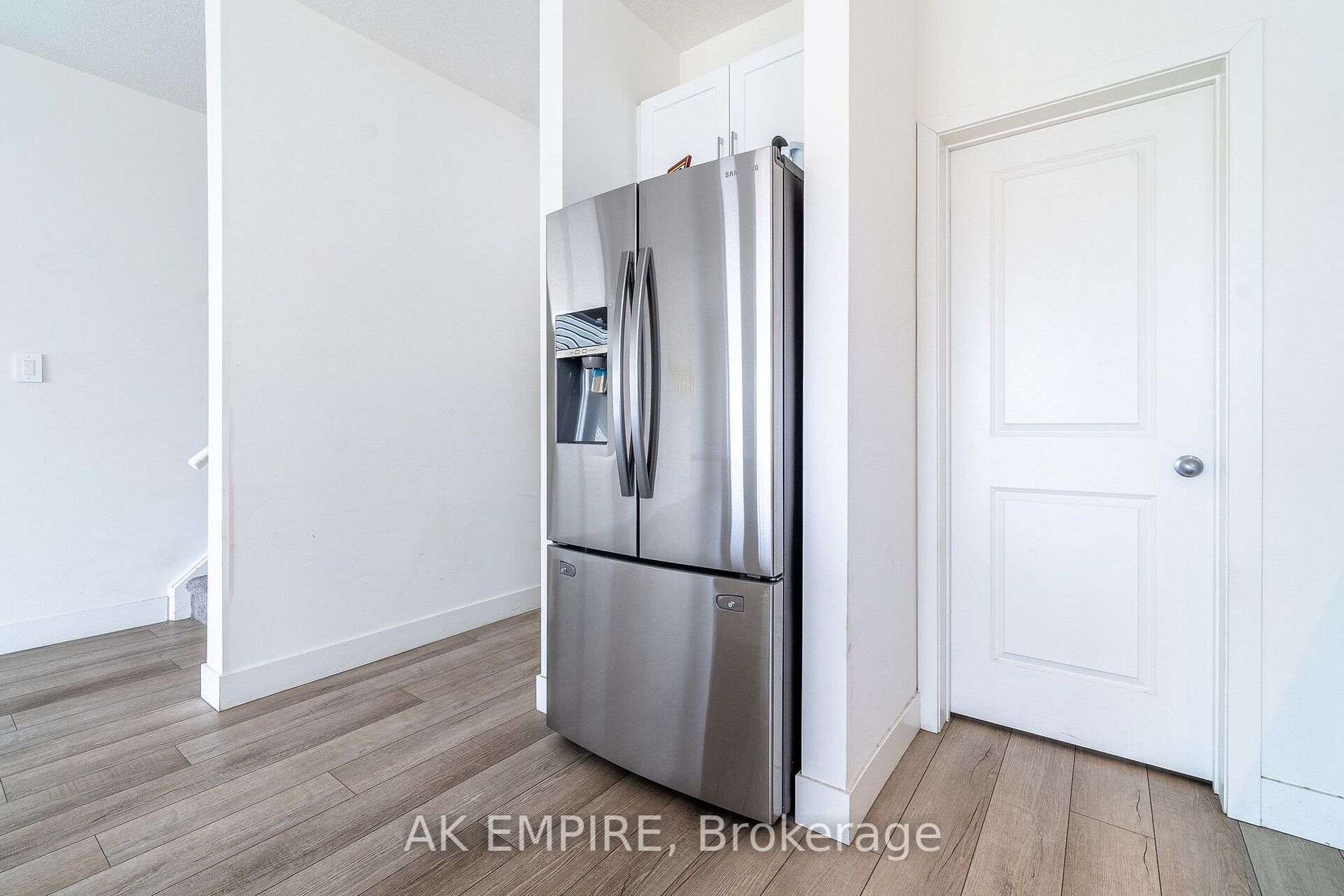 1604 Capri Cres