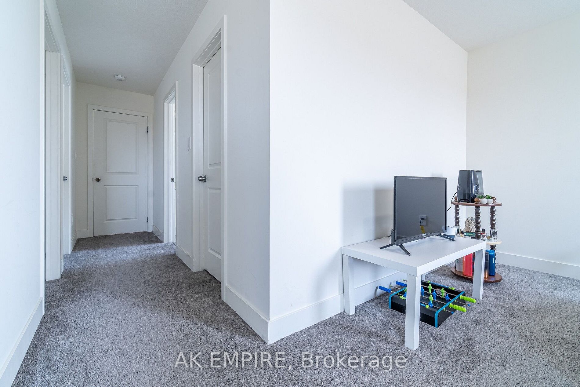 1604 Capri Cres