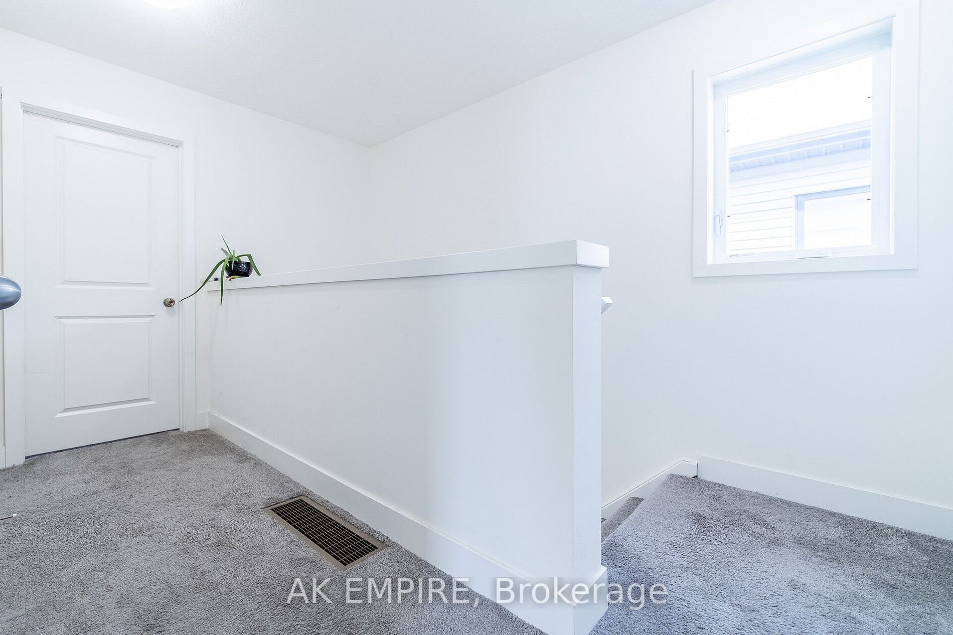 1604 Capri Cres