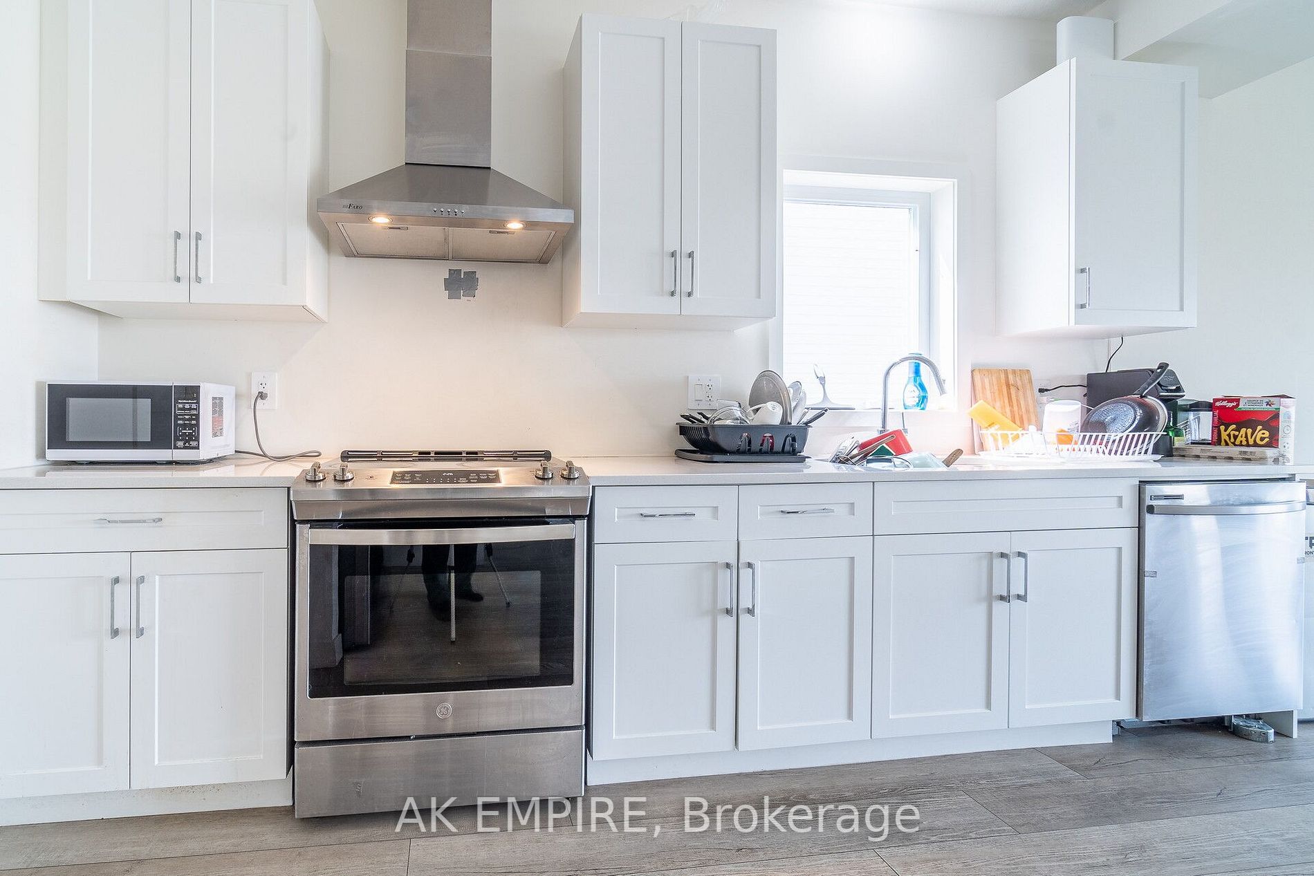 1604 Capri Cres