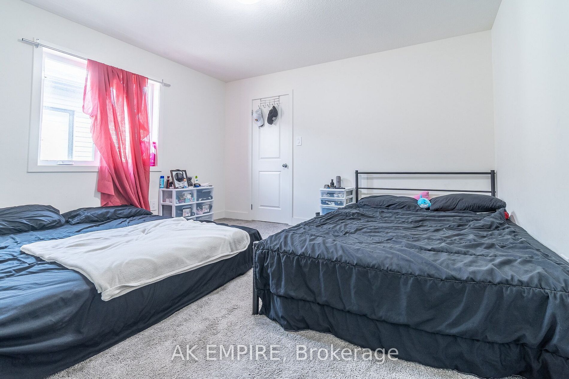 1604 Capri Cres