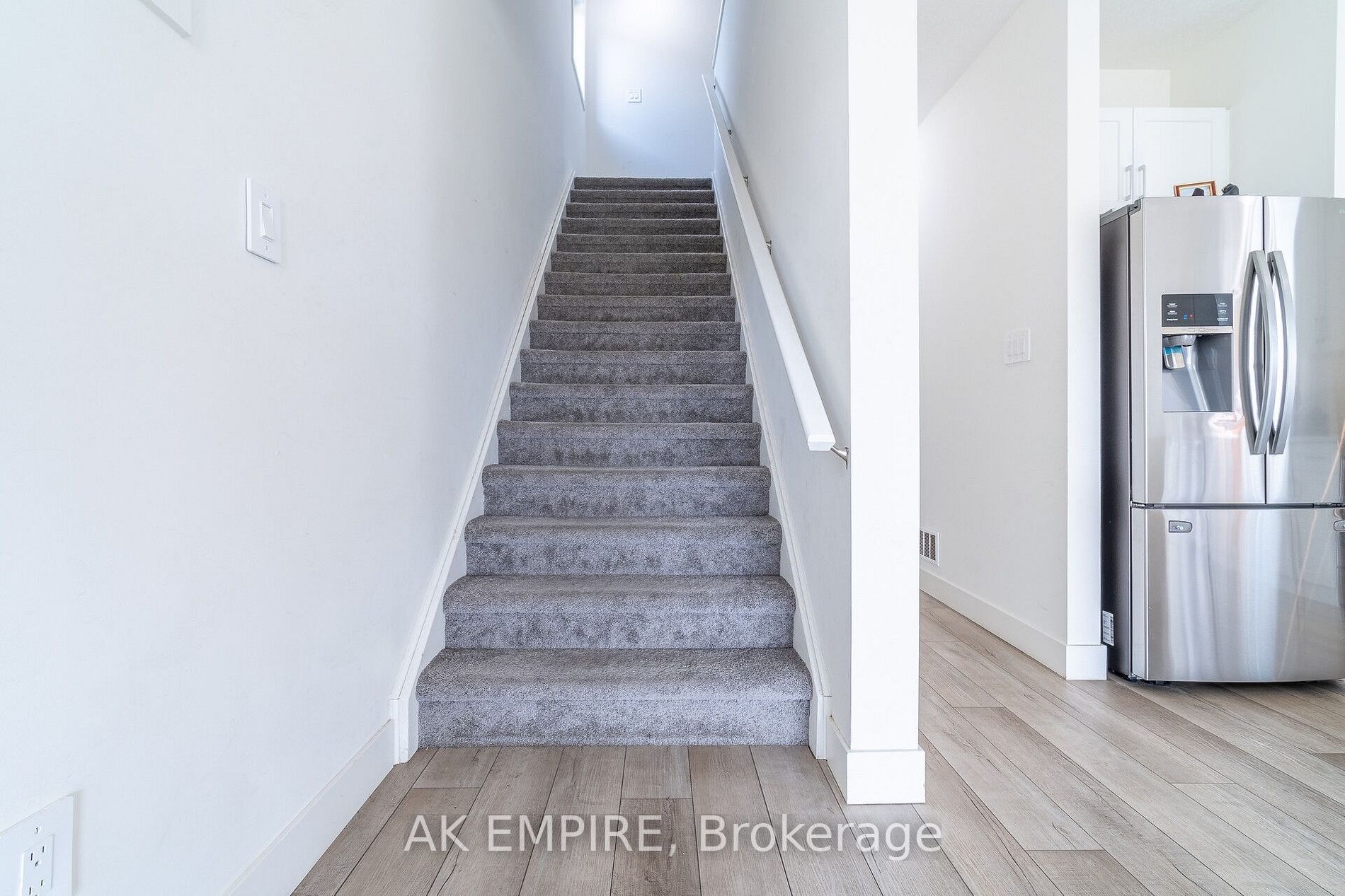 1604 Capri Cres