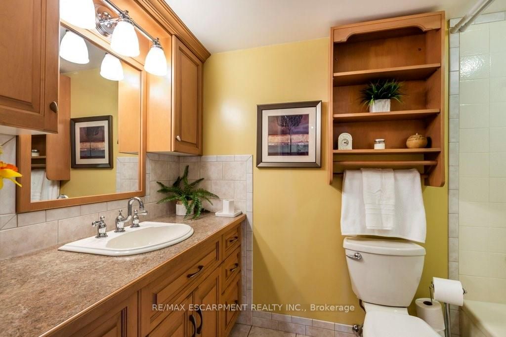 500 Green Road, #705